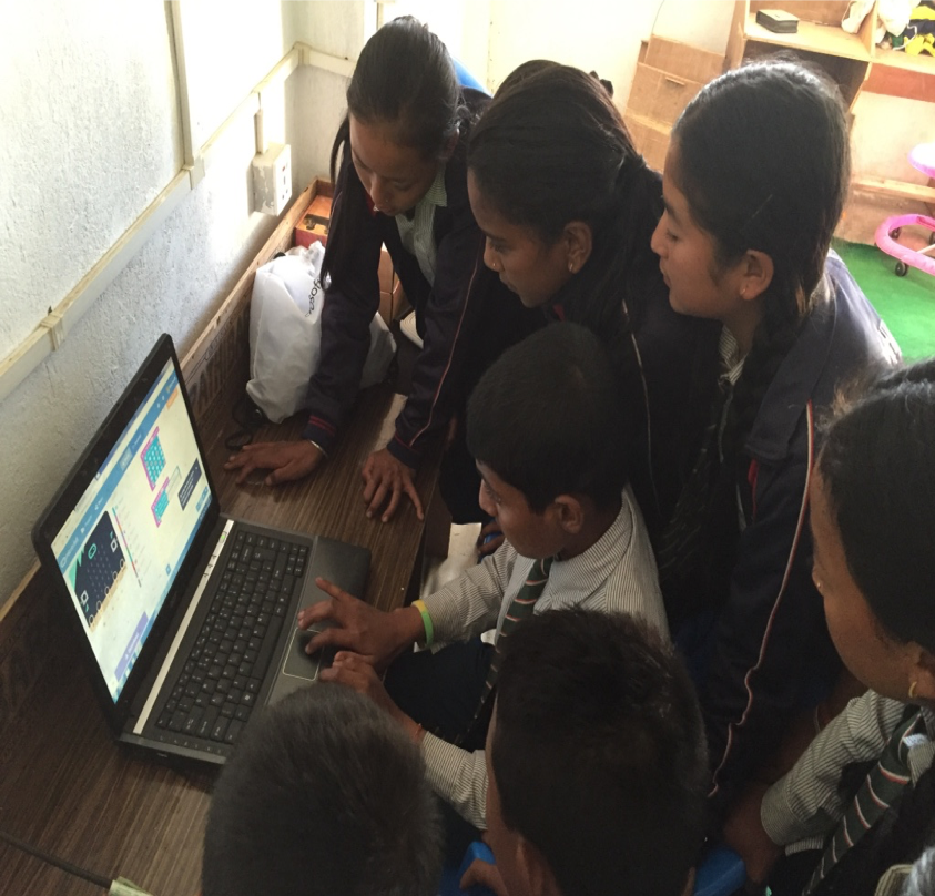 Nepal_ChildrenUsingMicrobit